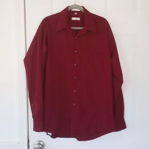 Men's burgundy dress shirt. Nice condition size 17 sleeves 36/37
